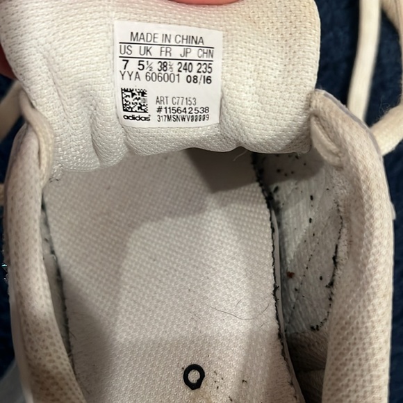 White adidas sneakers - Picture 5 of 5